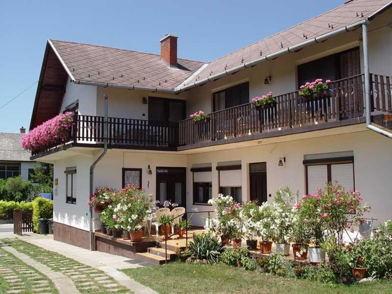 Apartman Berki Margit Hévíz Esterno foto